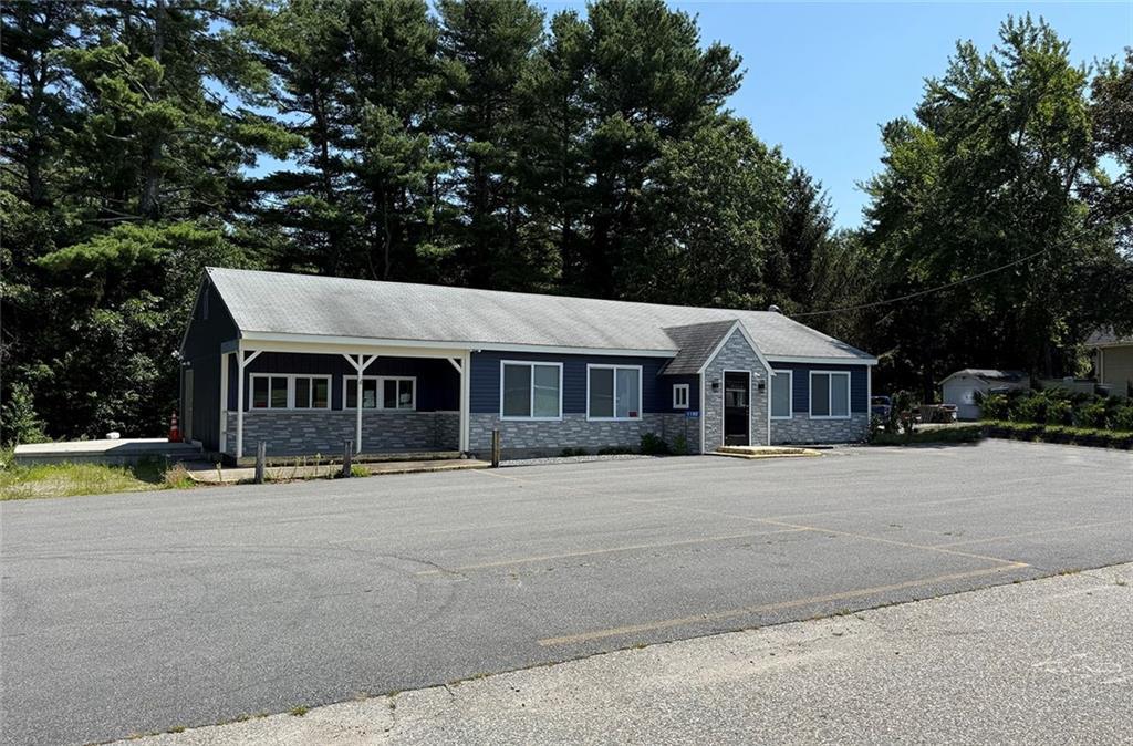 1180 South Main Street, Burrillville, רוד איילנד 02859, ארצות הברית של אמריקה 
