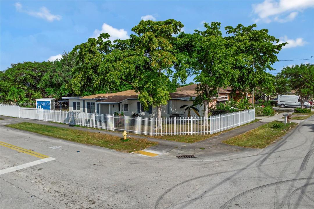 5325 SW 22nd St, West Park, פלורידה 33023, ארצות הברית של אמריקה 