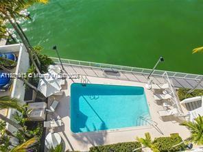 5880 Collins Ave 1006, Miami Beach, Floryda 33140, USA