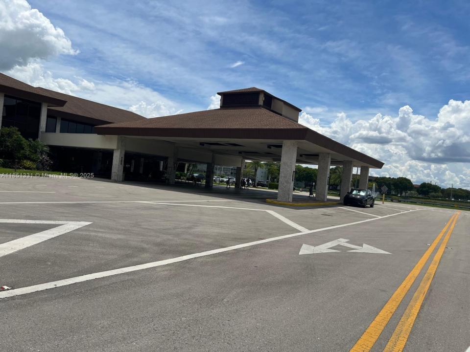 1400 SW 124th Ter 109Q, Pembroke Pines, Florida 33027, Amerika Birleşik Devletleri