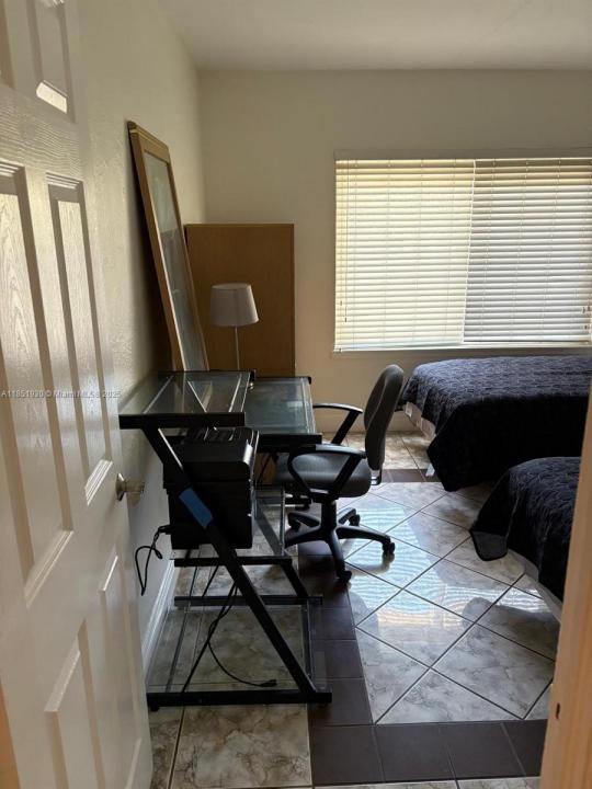 330 Coolidge St 1, Hollywood, Florida 33019, USA
