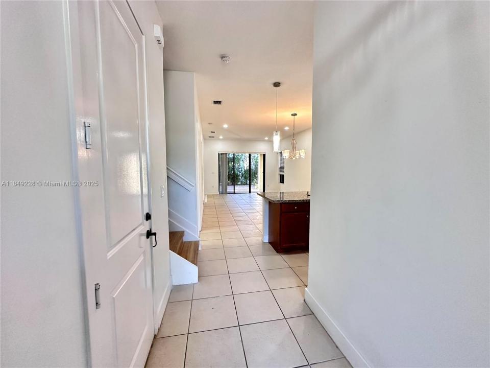 3275 W 96th Pl 3275, Hialeah, Florida 33018, Amerika Birleşik Devletleri