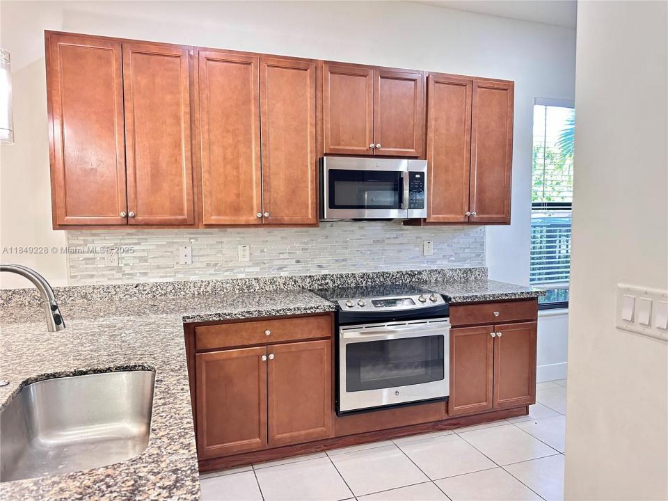 3275 W 96th Pl 3275, Hialeah, Florida 33018, Amerika Birleşik Devletleri
