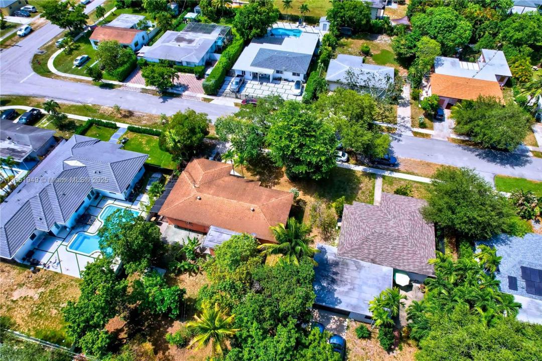 1420 NE 137th St, North Miami, فلوريدا 33161, الولايات المتحدة