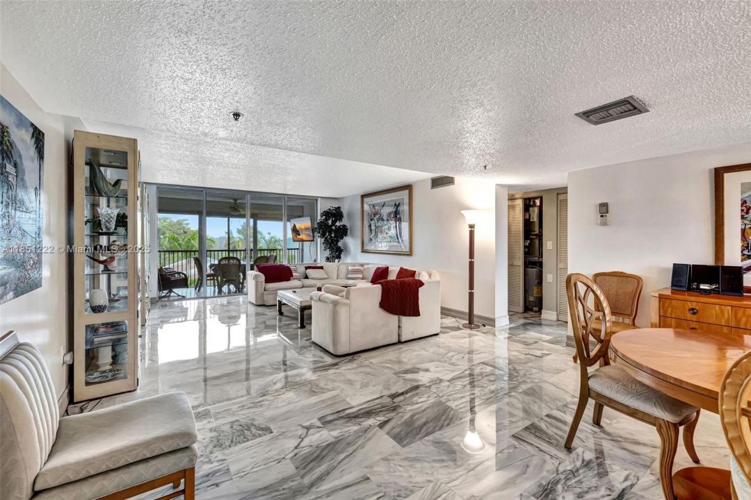 3940 Inverrary Blvd 504-A, Lauderhill, Флорида 33319, Соединенные Штаты