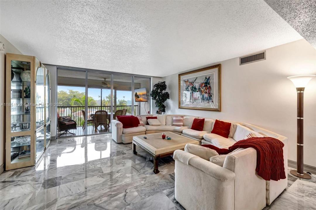 3940 Inverrary Blvd 504-A, Lauderhill, Флорида 33319, Соединенные Штаты