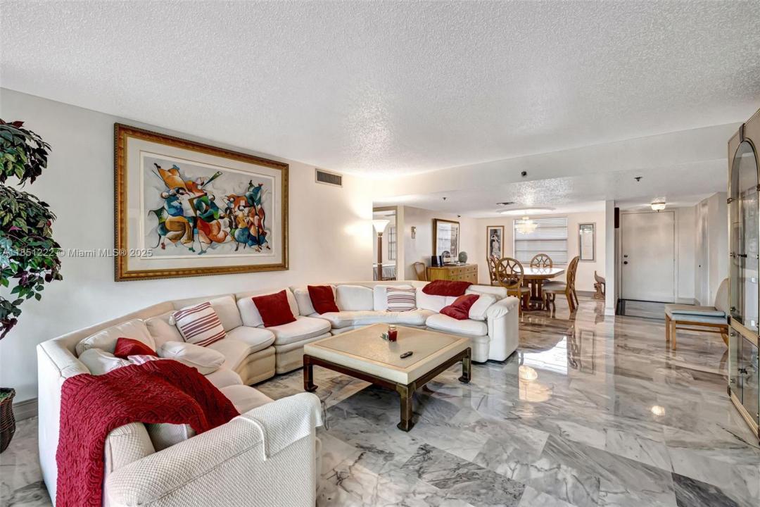 3940 Inverrary Blvd 504-A, Lauderhill, Флорида 33319, Соединенные Штаты