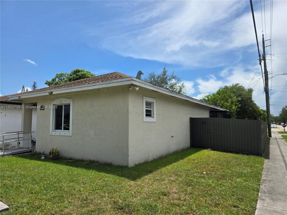 6040 NW 30th Ave, Miami, Florida 33142, HOA KỲ