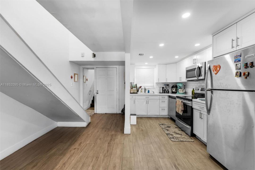 20 NW 87th Ave A204, Miami, Florida 33172