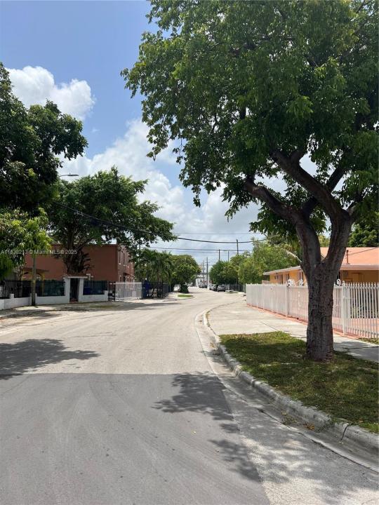 1101 NW 25th St, Miami, Florida 33127, USA