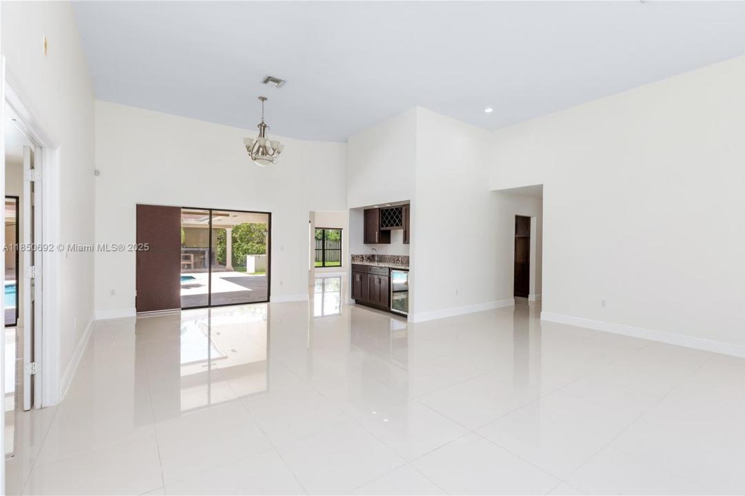 8110 SW 188th St, Cutler Bay, Florida 33157