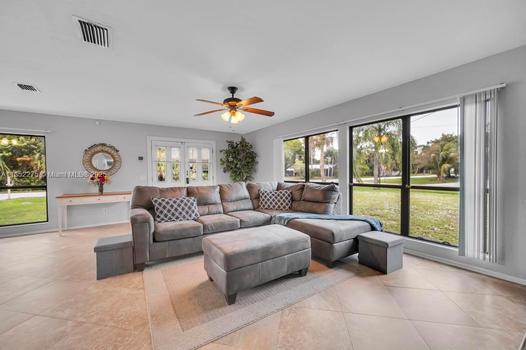 1803 E Easy St, Fort Pierce, 佛羅里達州 34982, 美國
