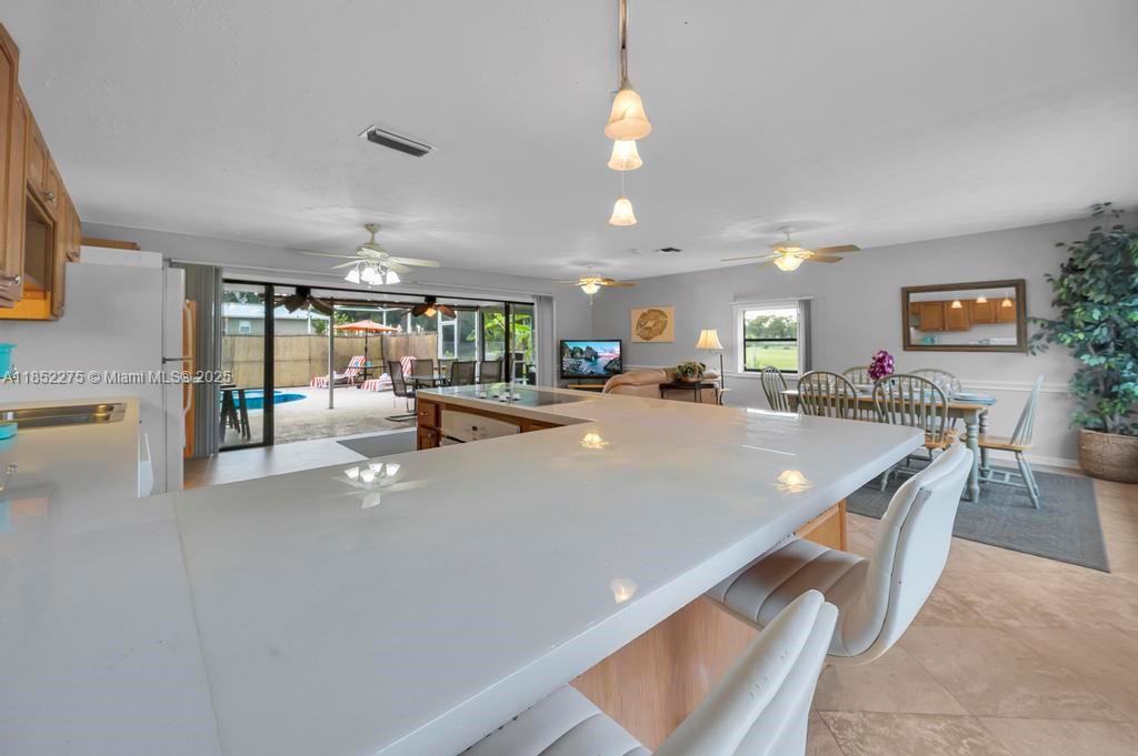 1803 E Easy St, Fort Pierce, 佛羅里達州 34982, 美國