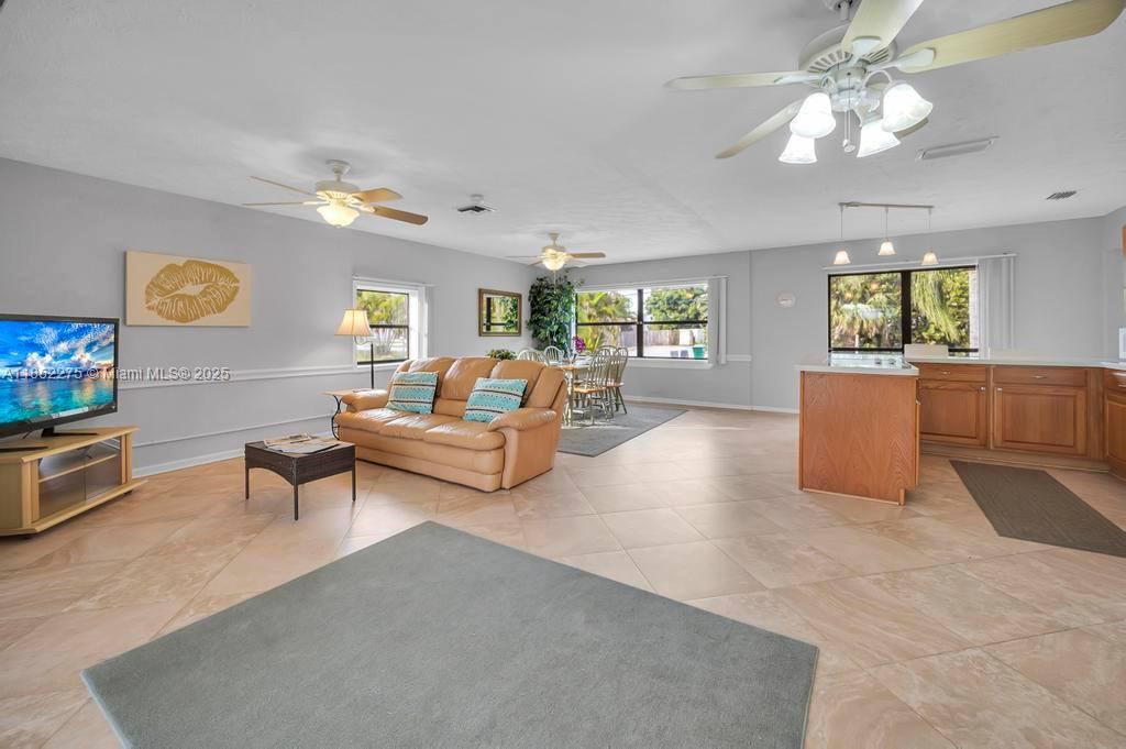 1803 E Easy St, Fort Pierce, 佛羅里達州 34982, 美國