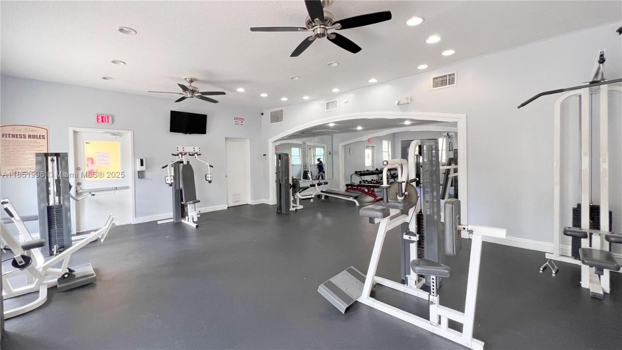 8323 Lake Dr 406, Doral, Florida 33166, Stati Uniti