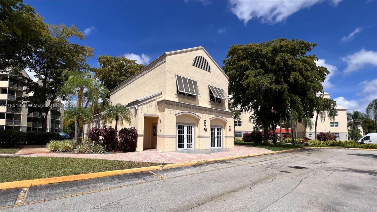 8323 Lake Dr 406, Doral, Florida 33166, Stati Uniti