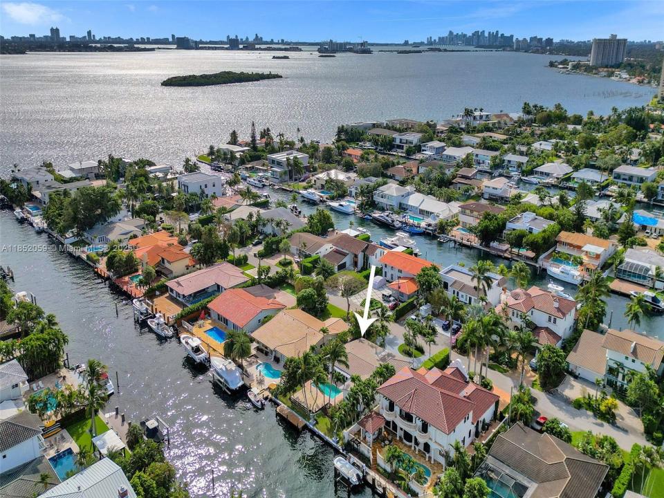 1945 NE 119th Rd, North Miami, Florida 33181, Estados Unidos