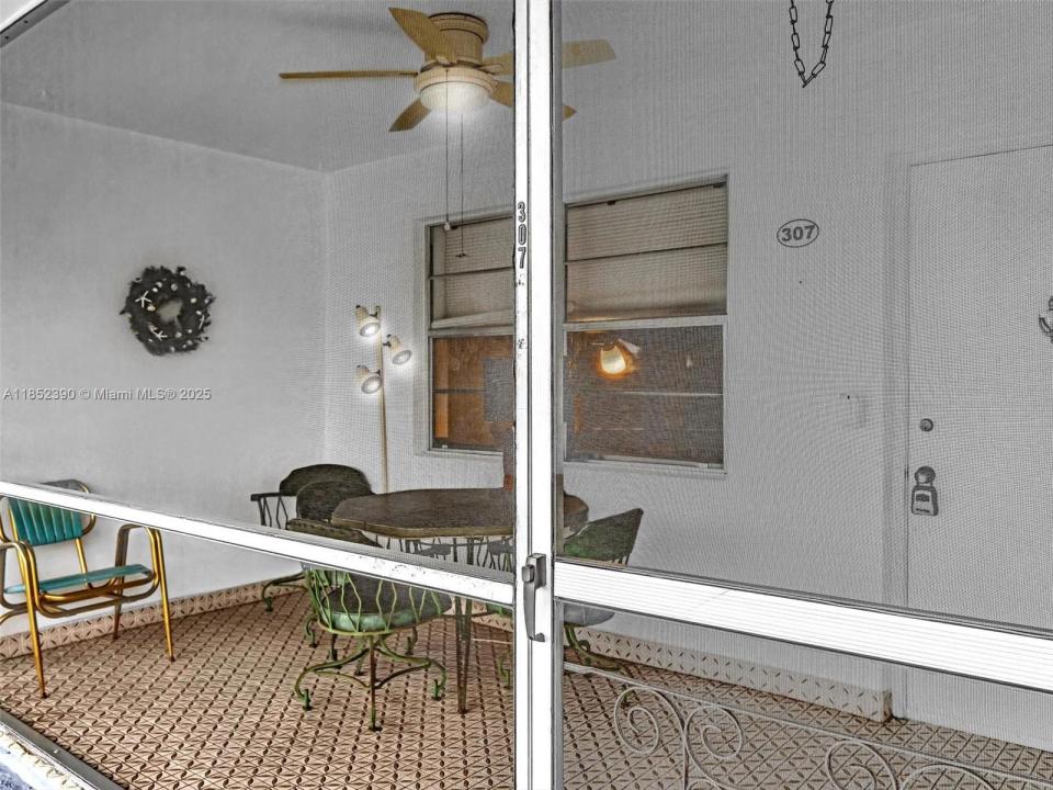 541 Blue Heron Dr 307, Hallandale Beach, Floride 33009, États-Unis