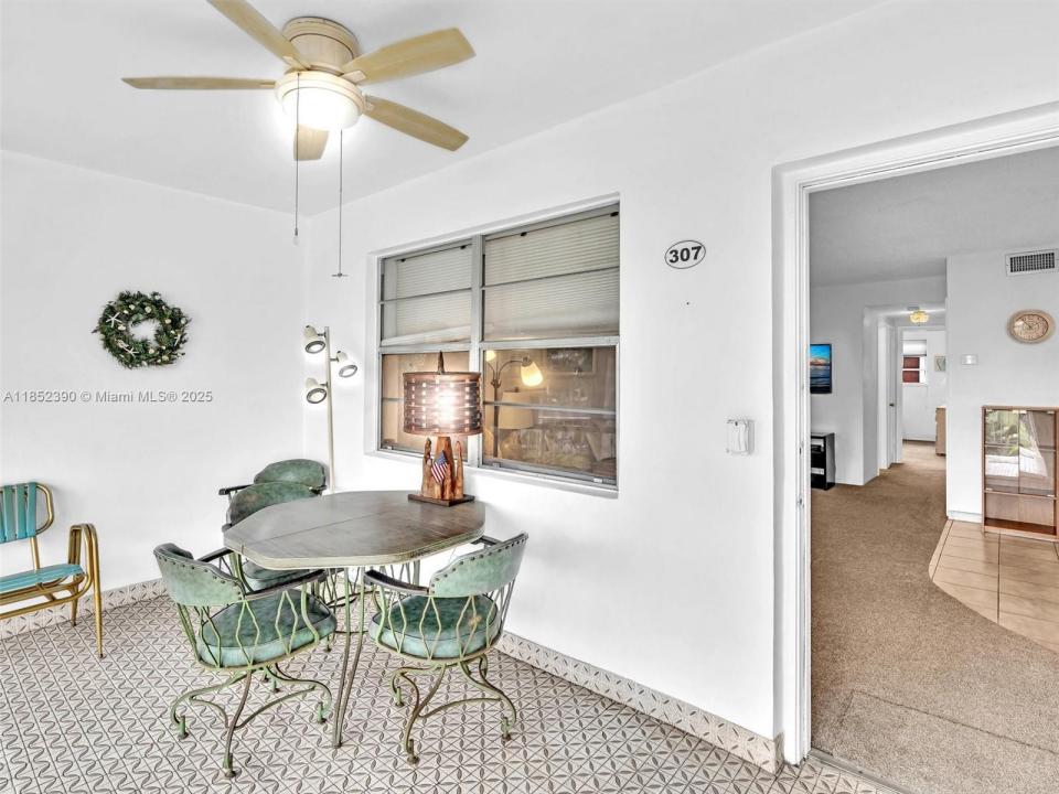 541 Blue Heron Dr 307, Hallandale Beach, Floride 33009, États-Unis