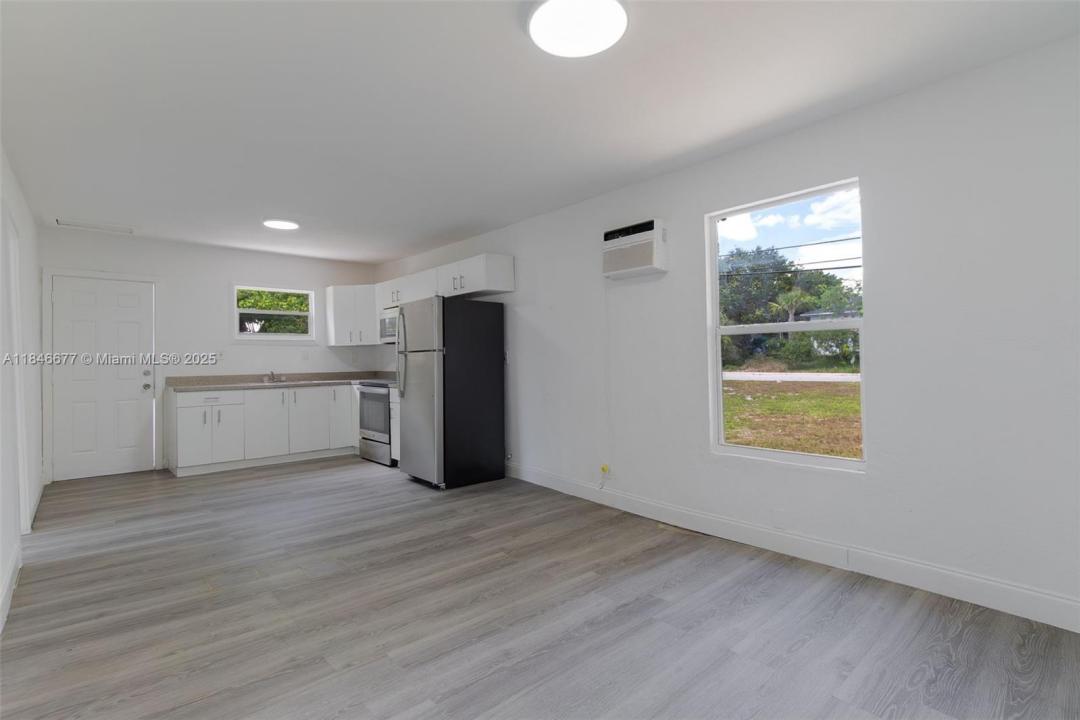 1021 W 33rd St, Riviera Beach, 佛罗里达州 33404, 美国
