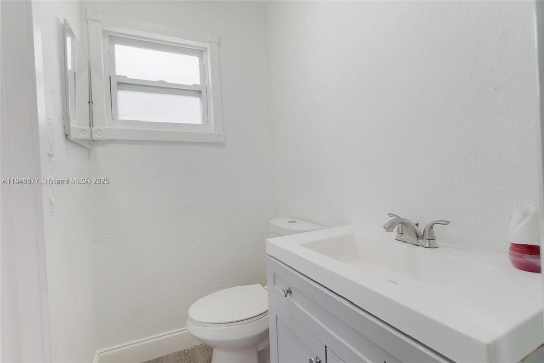 1021 W 33rd St, Riviera Beach, 佛罗里达州 33404, 美国