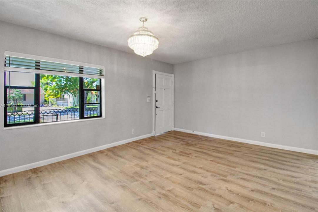 5921 SW 13th Ter, West Miami, פלורידה 33144, ארצות הברית של אמריקה 