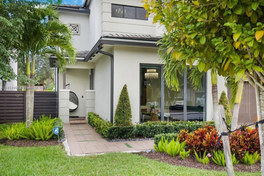 8814 NW 154th Ter, Miami Lakes, Florida 33018, Stati Uniti