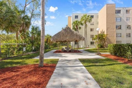 14250 SW 62nd St 311, Miami, Florida 33183, USA