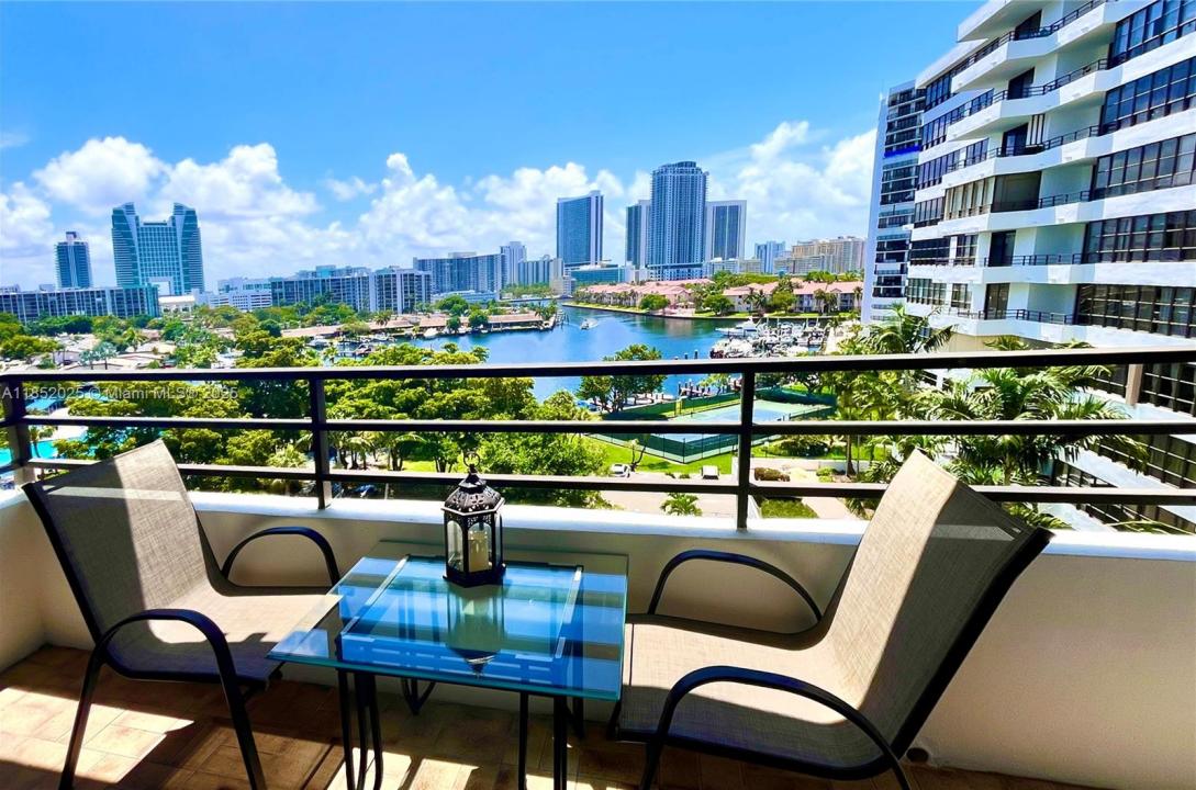 500 Three Islands Blvd 502, Hallandale Beach, פלורידה 33009, ארצות הברית של אמריקה