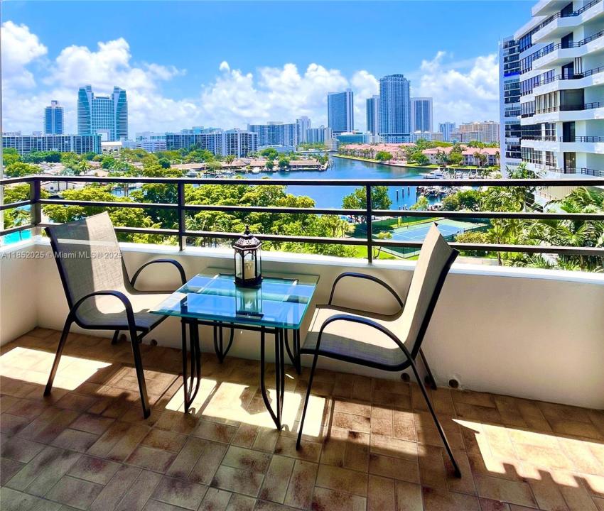 500 Three Islands Blvd 502, Hallandale Beach, פלורידה 33009, ארצות הברית של אמריקה