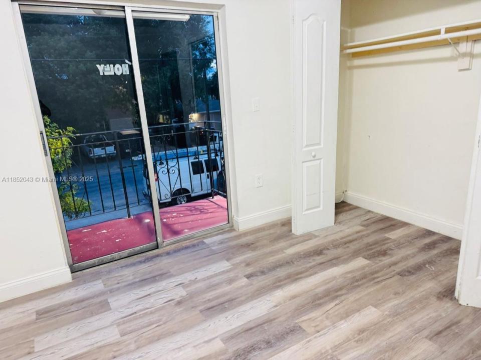 932 NW 5th St, Miami, 佛羅里達州 33128, 美國