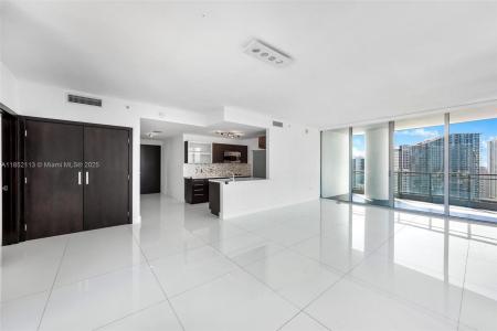 90 SW 3rd St 4009, Miami, Florida 33130, USA