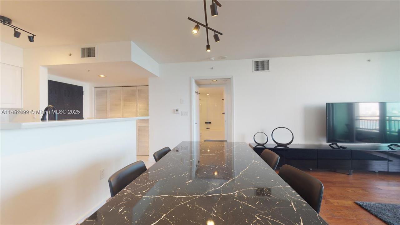 90 Alton Rd 908, Miami Beach, פלורידה 33139, ארצות הברית של אמריקה 