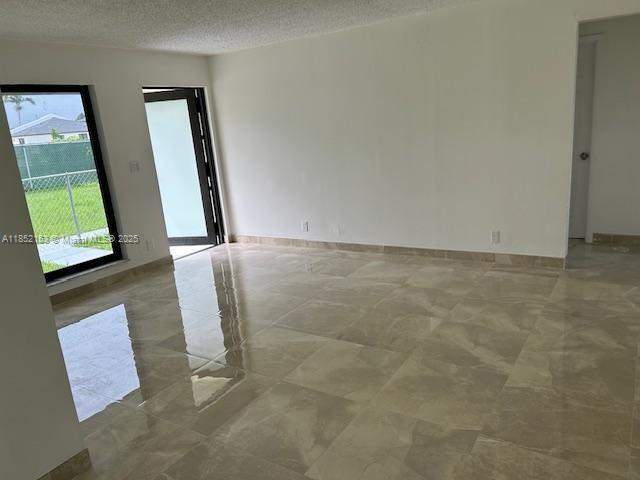 11323 SW 189th St 11323, Miami, Floryda 33157, USA