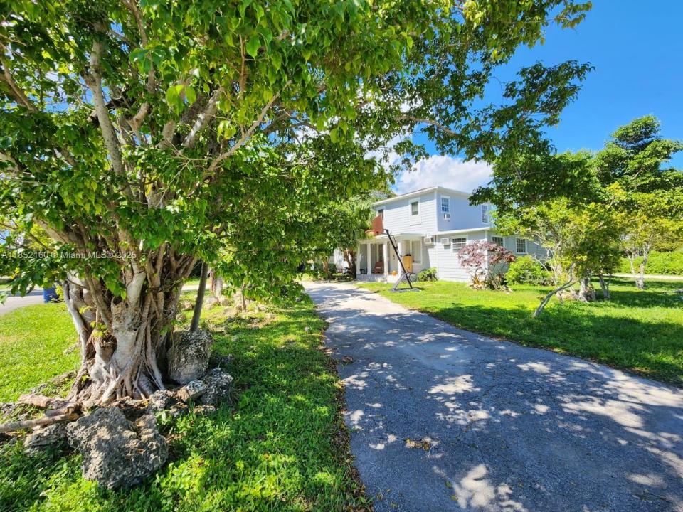 297 NE 108th St, Miami, Florida 33161