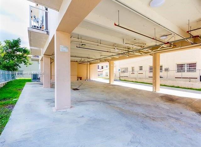 1063 SW 2nd St 2, Miami, Florida 33130, HOA KỲ