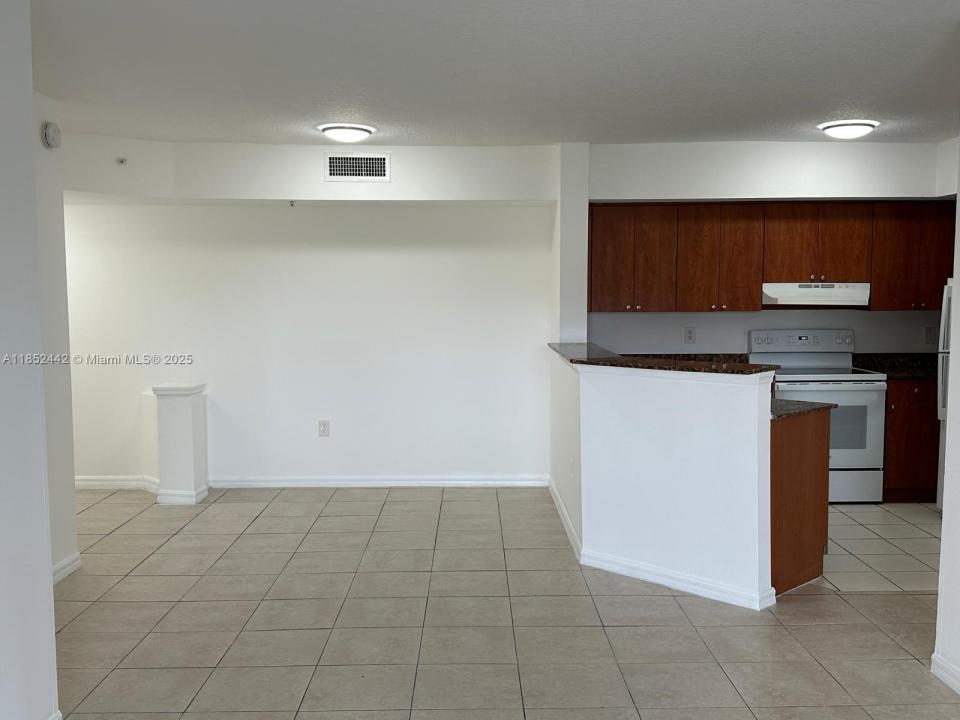 17602 NW 25th Ave 208, Miami Gardens, פלורידה 33056, ארצות הברית של אמריקה 