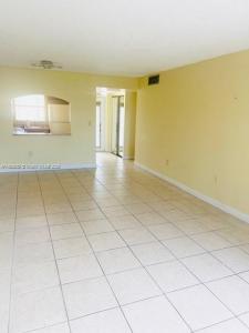 8325 Sunrise Lakes Blvd 205, Sunrise, Florida 33322, USA