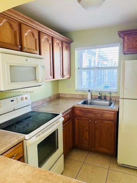 8325 Sunrise Lakes Blvd 205, Sunrise, Florida 33322, USA
