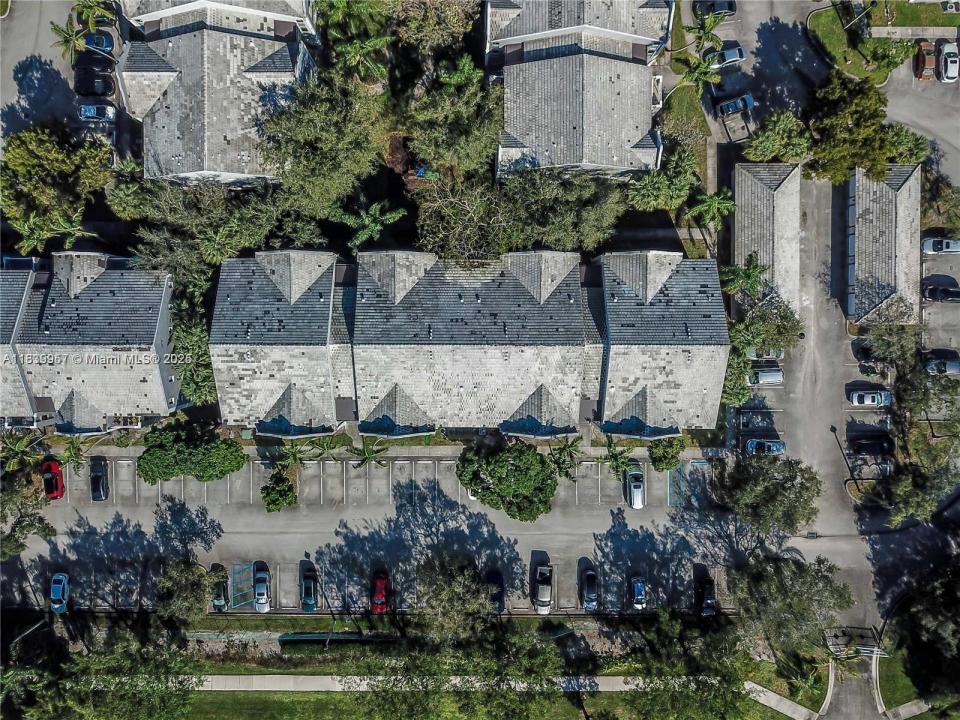 11133 SW 8th St 102, Pembroke Pines, Florida 33025, Amerika Birleşik Devletleri