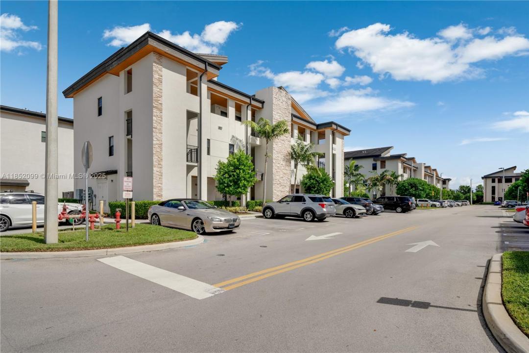 10425 NW 82nd St 4, Doral, פלורידה 33178, ארצות הברית של אמריקה 