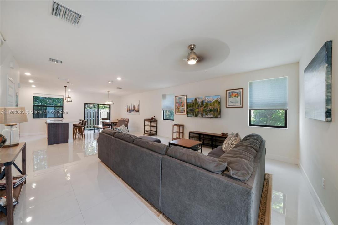 10425 NW 82nd St 4, Doral, פלורידה 33178, ארצות הברית של אמריקה 