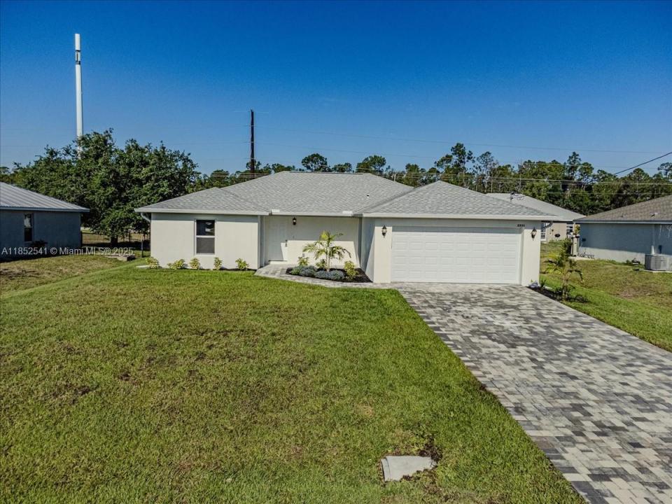 3334 NE 8 PL 0, Cape Coral, Florida 33909, Estados Unidos