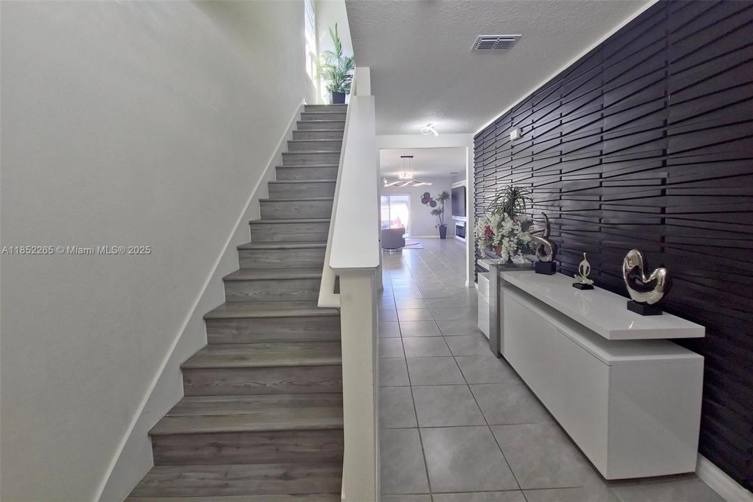 1292 Cascades Ave, Davenport, Florida 33837