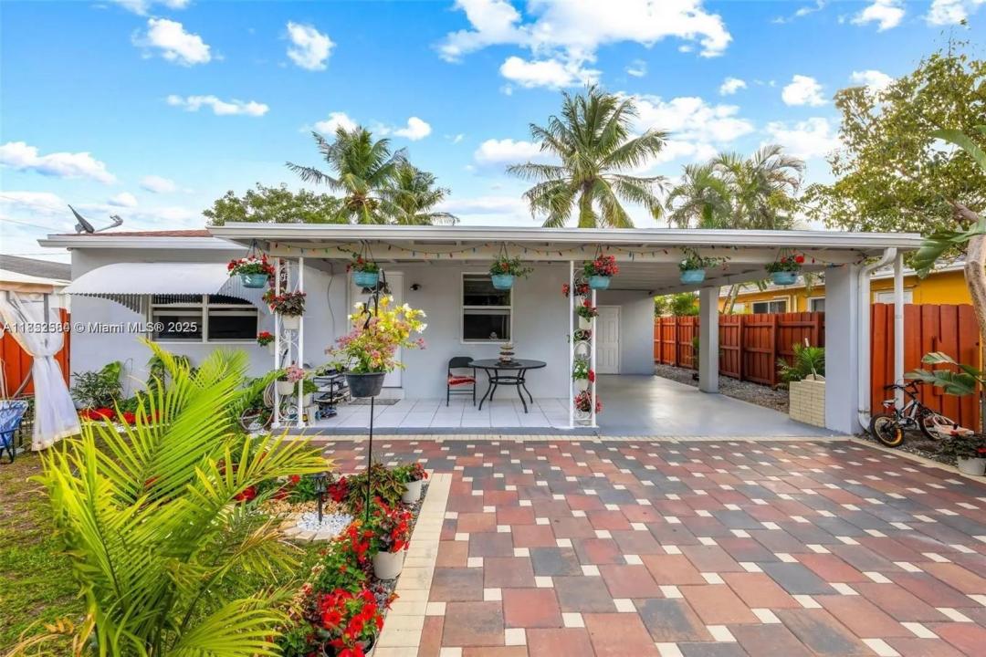 2210 Roosevelt St, Hollywood, 佛罗里达州 33020, 美国