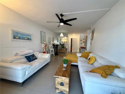 200 S Birch Rd 103, Fort Lauderdale, Florida 33316, USA