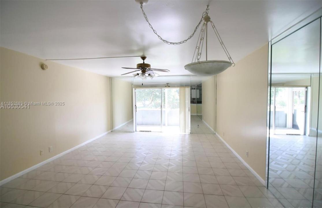 6361 N Falls Cir Dr 109, Lauderhill, Florida 33319, Stati Uniti