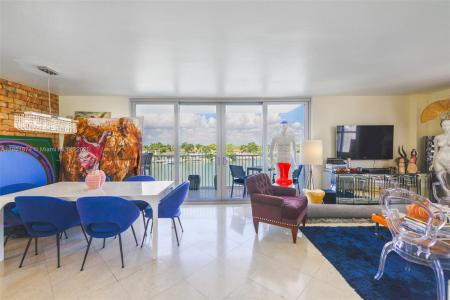 5838 Collins Ave 3A, Miami Beach, Florida 33140, USA