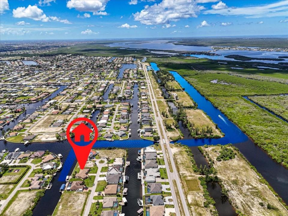 413 NW 39TH AVE, Cape Coral, Floryda 33993, USA