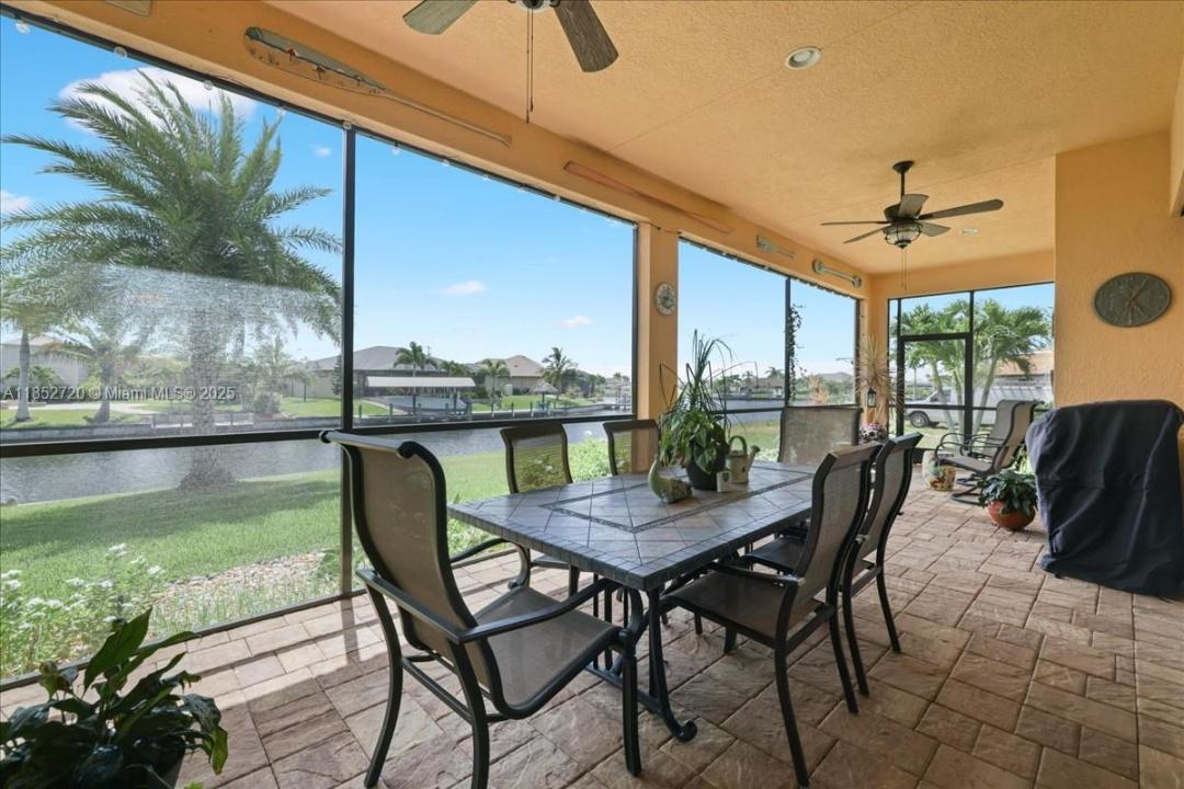 413 NW 39TH AVE, Cape Coral, Floryda 33993, USA